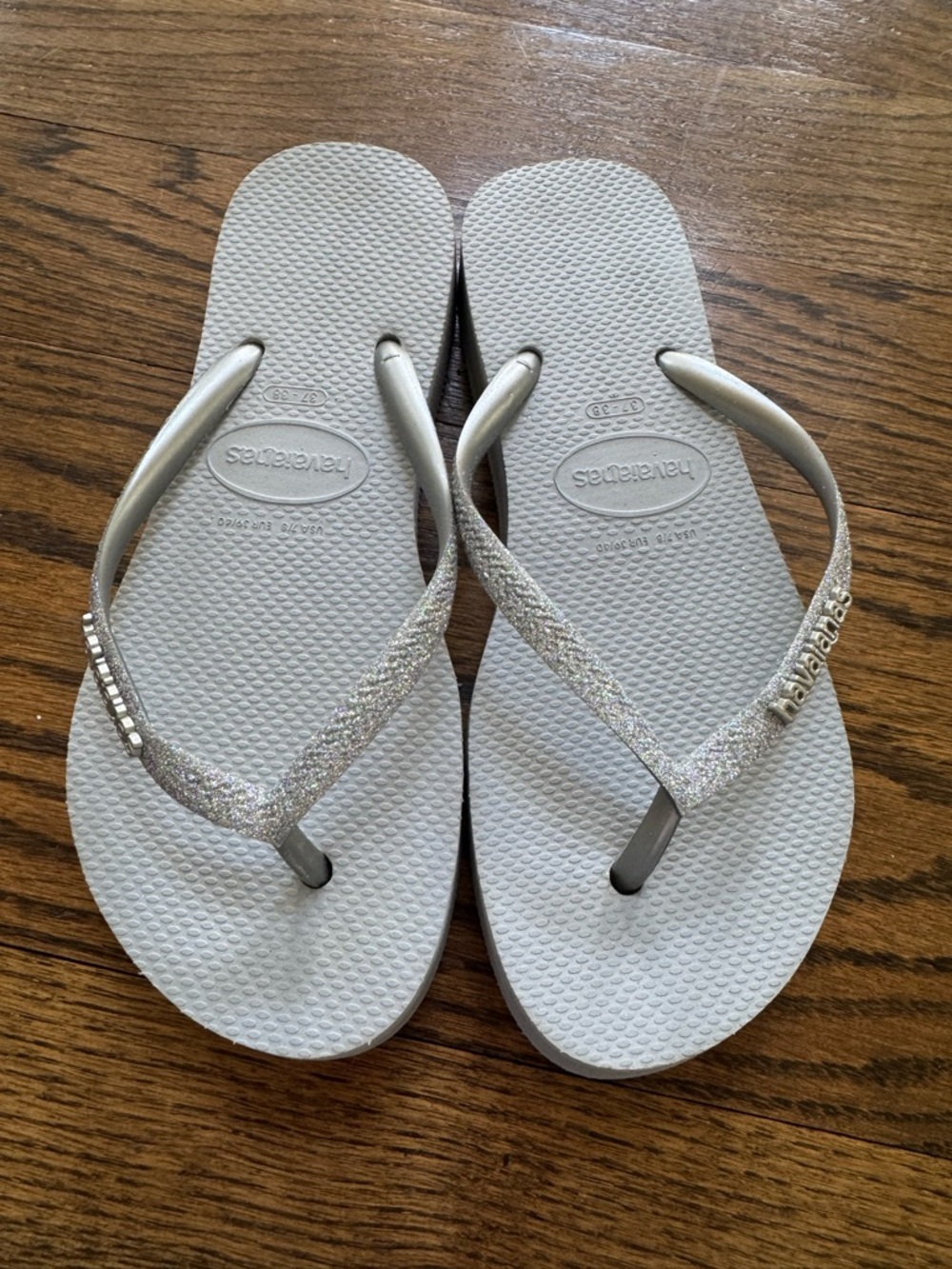 Havaianas Slim Glitter Flip Flops Silver Gray Size 7/8 NWOT